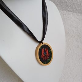 Magyaros nyaklánc, textil-fa matyós nyaklánc,matyó ékszer,folklór textil ékszer,magyar népviselet