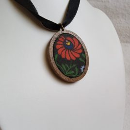 Magyaros nyaklánc, textil-fa matyós nyaklánc,matyó ékszer,folklór textil ékszer,magyar népviselet