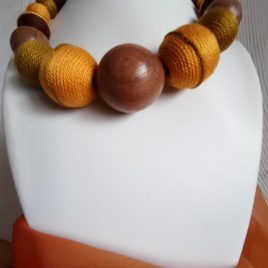 ŐSZI HARMAT textilbogyó nyaklánc, fonal nyaklánc, golyó nyaklánc