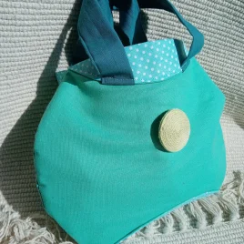 Menta pöttyös randi táska változtatható díszelemmel, alkalmi kistáska