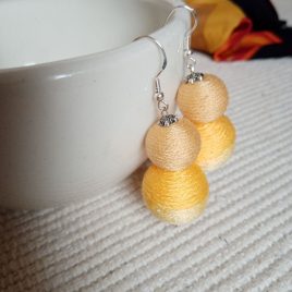 NAPRAFORGÓ textilbogyó fülbevaló, fonalékszer, textil fülbevaló