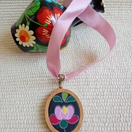 Magyaros nyaklánc, textil-fa matyós nyaklánc,matyó ékszer,folklór textil ékszer,magyar népviselet
