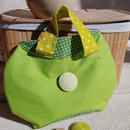 Világoszöld pöttyös randi táska változtatható díszelemmel, alkalmi kistáska
