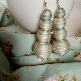 ZÖLDIKE textilbogyó fülbevaló, fonalékszer, textil fülbevaló